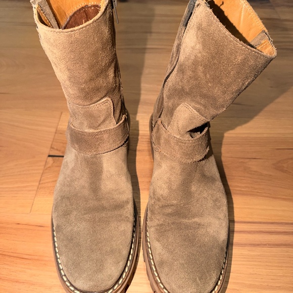 ALPE MONZA Lug Sole Ankle Boot - Picture 1 of 6